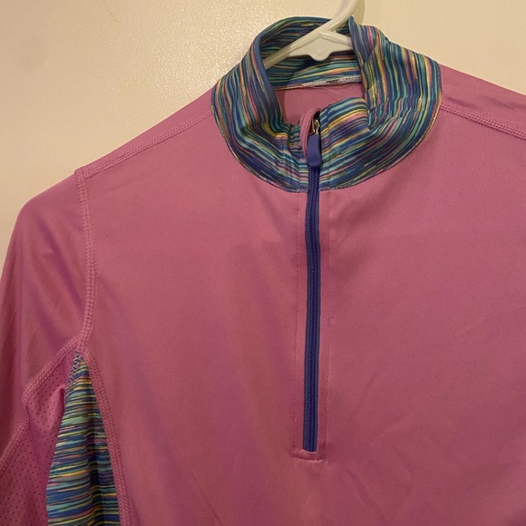 GENTLY USED Long Sleeve Sweat Absorbent Turtle Neck Shirt - Picture 4 of 5